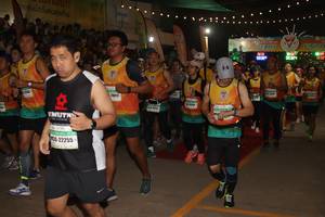 BIB: 003, 28012, 22255
                            <button type="button" onclick="openModal(9884109)" class="btn btn-primary btn-sm float-right btn-popup" data-toggle="modal" data-target=".modal-high-quality">
                        <i class="fas fa-shopping-cart"></i> Add to Cart
                    </button>
                                            <button type="button" onclick="isThisMe(9884109, true)" class="btn btn-success btn-sm float-right btn-popup btn-isme hidden" data-toggle="tooltip" data-placement="bottom" title="นี่คือรูปของคุณใช่ไหม คลิกที่นี่เพื่อเอาเข้าอัลบั้ม">
                        <i class="fas fa-plus"></i> Add to album
                    </button>
                    <button type="button" onclick="isThisMe(9884109, false)" class="btn btn-warning btn-sm float-right btn-popup btn-isnotme hidden">
                        <i class="fas fa-ban"></i> Remove from album
                    </button>